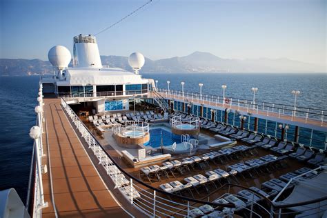 Azamara Club Cruises .